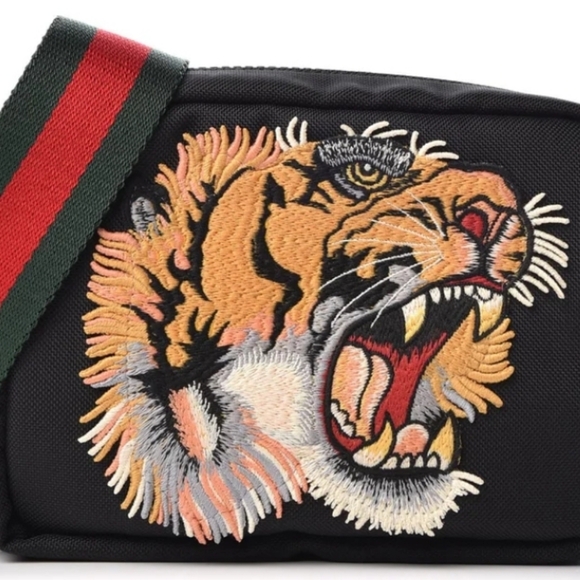 Gucci Embroidered Tiger Messenger Bag - Picture 6 of 9